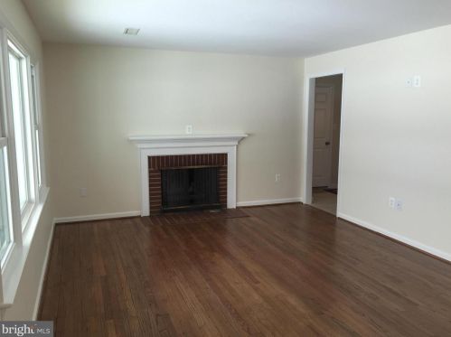 11708 Aden Rd, Nokesville VA  20181-2327 exterior