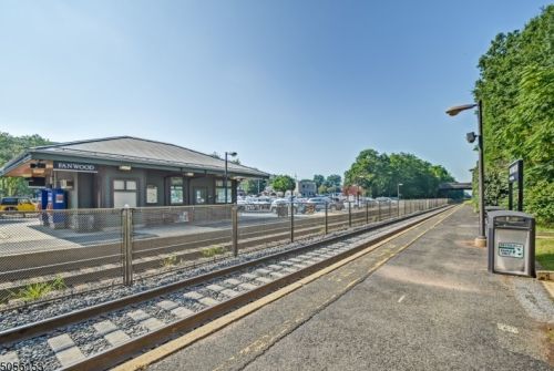 36 Martine Ave, Fanwood NJ  07023-1329 exterior