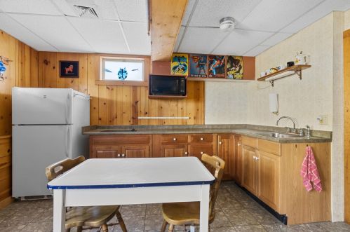 24 Martha Kendrick Dr, Chatham MA  exterior