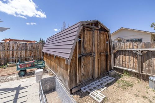 901 Mount Doble Dr, Big Bear City CA  92314-9774 exterior