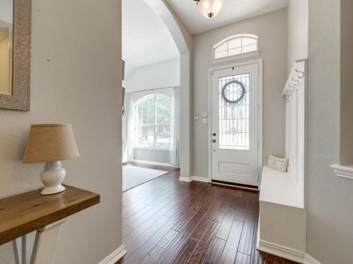 5701 Northcrest Dr, Lewisville TX  75028-4803 exterior