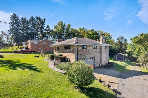 4301 Battle Ridge Rd, Mc Donald, PA 15057-2567