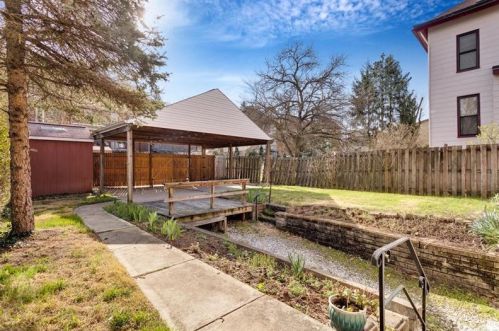 288 Noble Ave, Pittsburgh PA  15205-2884 exterior