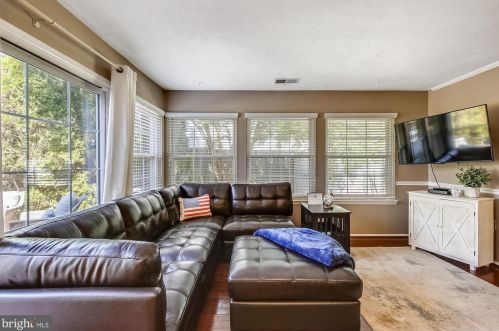 7827 Mulberry Bottom Ln, Springfield VA  22153-2314 exterior