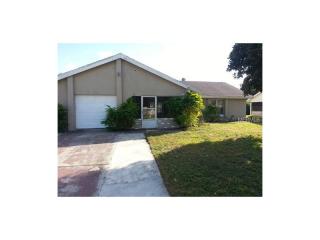 850 Flag Ln, Kissimmee FL  34759-3321 exterior
