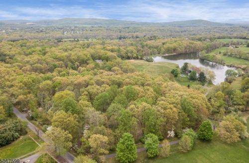 14 Pine Hill Rd, Annandale NJ  08801-3503 exterior