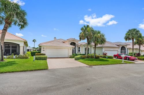 582 Lambrusco Dr, Fort Pierce, FL 34986-1701