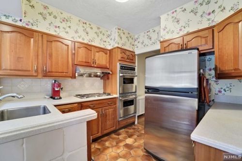 6 Marion Rd, Verona NJ  07044-1420 exterior