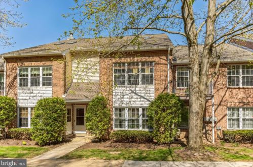 1314 Valley Glen Rd, Melrose Park, PA 19027-1751