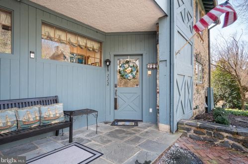 222 Longspur Dr, Wilmington DE  19808-4363 exterior