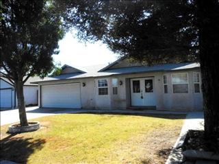 839 Albert St, Bakersfield, CA 93263-3112