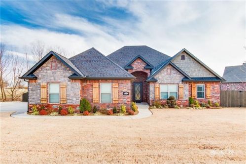 3705 Banbury Dr, Bentonville, AR 72712-7872