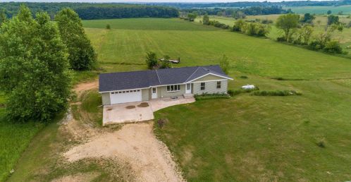 483 233rd St, Hammond, WI 54002-7224