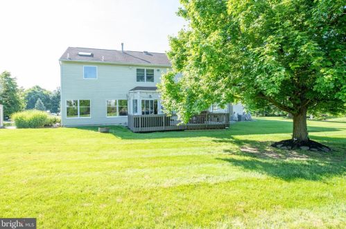 156 Whitney Ln, Southampton PA  18954-1080 exterior