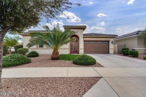 19595 Strawberry Dr, Queen Creek, AZ 85142-6408