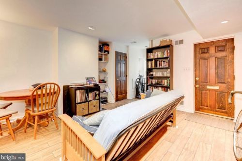 421 1st St, Washington DC 20003-1827 exterior