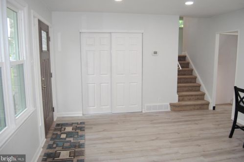 2065 Geoffrey Dr, Willow Grove PA  19090-2217 exterior