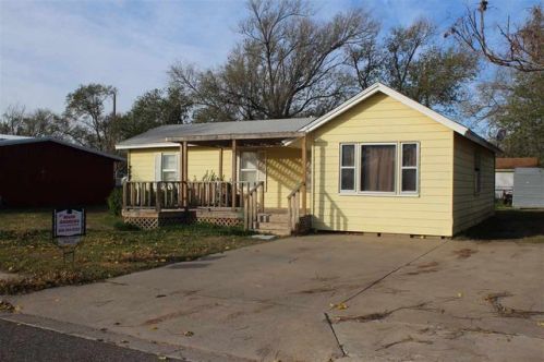 427 Barrett St, Summerfield, TX 79045-3225