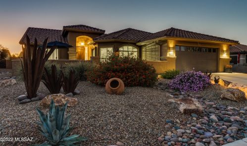 837 Cowboy Canyon Dr, Green Valley, AZ 85614-5544