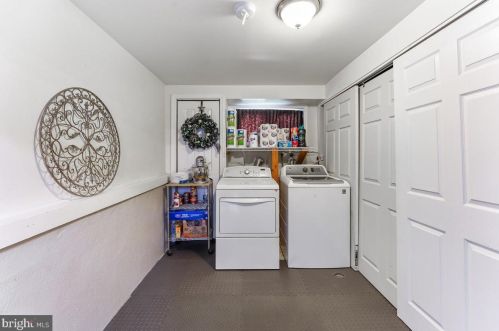 14 Tara Dr, New Castle DE  19720-4068 exterior