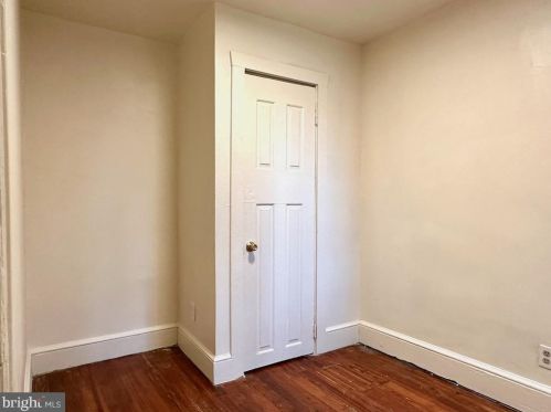 565 Pershing Ave, Lancaster PA  17602-4369 exterior