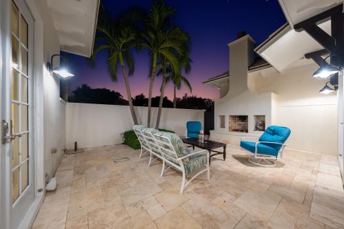 1215 Crestwood Dr, Delray Beach FL  33483-7211 exterior