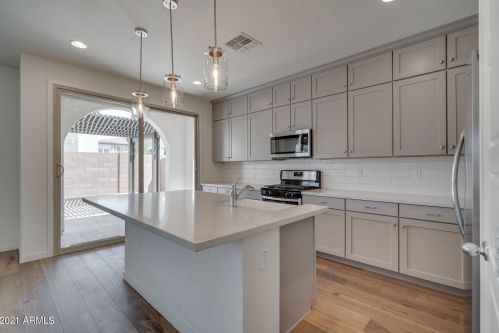 4716 Tremaine Ave, Gilbert AZ  85234 exterior