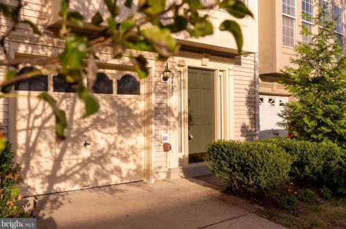 2485 Wheat Meadow Cir, Herndon VA  20171-3055 exterior