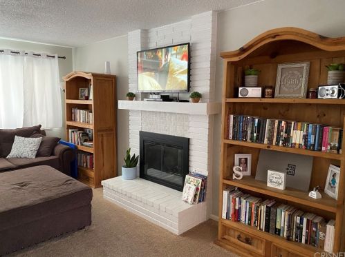 43717 Albeck Ave, Lancaster CA 93536-5746 exterior