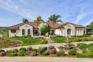 1900 Horse Trail Dr, Redlands, CA 92373-6961