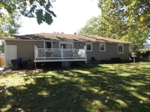 9 Woodlawn Ave, North Providence RI  02904-3710 exterior