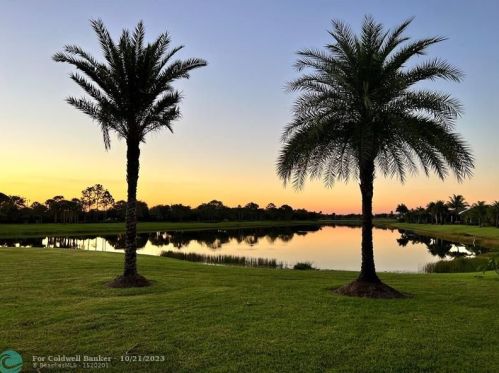 10491 Waterway Ln, Fort Pierce FL  34987-2521 exterior