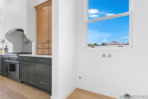 1533 Beryl St, San Diego CA  92109-2106 exterior