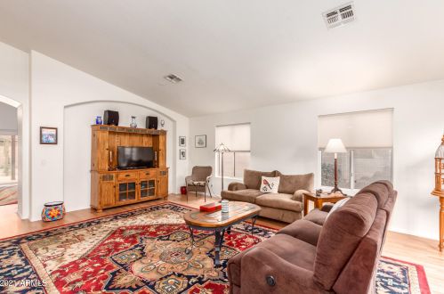 2320 Edna Ave, Phoenix AZ  85022-2960 exterior