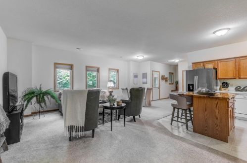 679 Sienna Dr, Minnetrista, MN 55388
