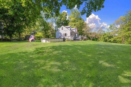 122 Gallows Hill Rd, Cortlandt Manor, NY 10567-1177