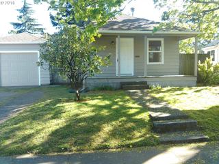 8726 Thompson St, Portland, OR 97220-5471