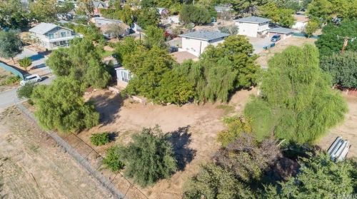 20935 Mariposa Rd, Lake Elsinore CA  92530-0522 exterior