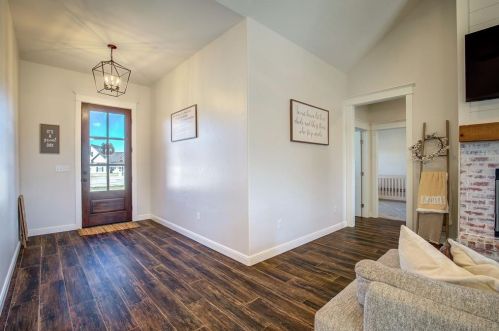 404 Cody Cir, Sulphur Springs, TX 75482-5804