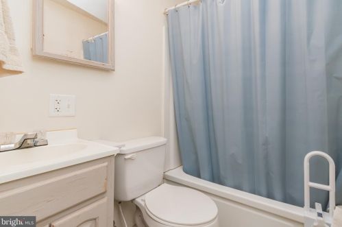 26 Raging River Rd, Falling Waters WV  25419-4247 exterior