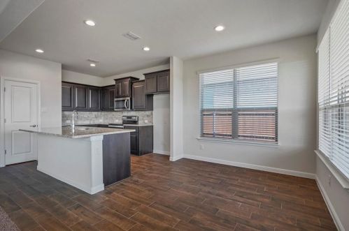 900 Nelson Pl, Burleson TX  76028-6834 exterior