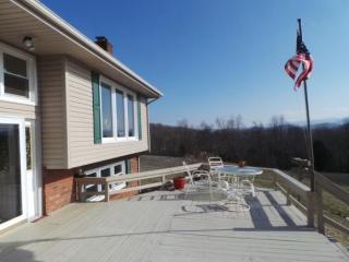 392 Coal Chute Rd, Elizabethton TN  37643-4951 exterior