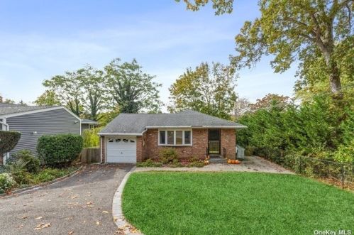 10 Horton Dr, Huntington Station, NY 11746-4206