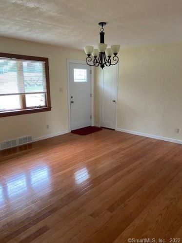 625 New London Tpke, Norwich, CT 06360-7048