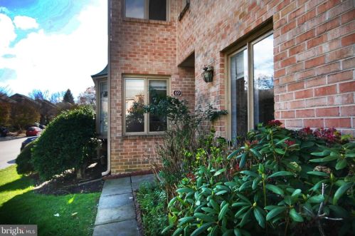 69 Militia Hill Dr, Wayne, PA 19087-5846