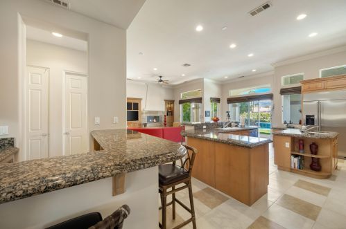 27 Toscana Way, Rancho Mirage CA  92270-1977 exterior