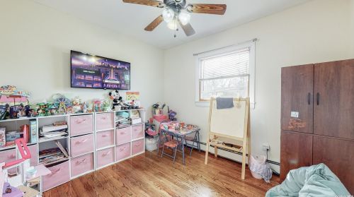 947 Montauk Ave, Islip Terrace NY  11752-1206 exterior