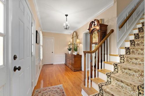 529 Guyasuta Rd, Pittsburgh, PA 15215-1634
