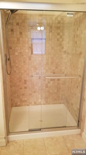 620 Plum Ter, Mahwah NJ  07430-3441 exterior