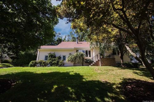 24 Van Etten Blvd, New Rochelle, NY 10804-2320